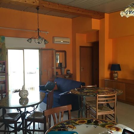 I Colori Dell'Arcobaleno Bed & Breakfast ซานโต สเตฟาโน ดี กามาสตรา ภายนอก รูปภาพ